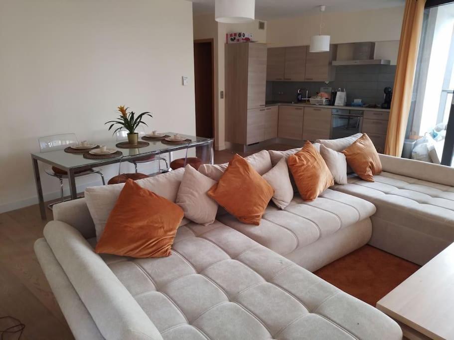 Beautiful 2Br/2Bar Apartement In European District บรัสเซลส์ ภายนอก รูปภาพ